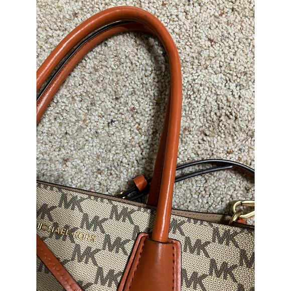 MICHAEL KORS, SIGNATURE PRINT SAFFIANO LEATHER CROSSBODY BAG - Picture 16 of 16